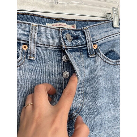 Levi's Wedgie Straight Jeans Button Fly Light Wash Distressed Women's 26 26x28 - Picture 3 of 9